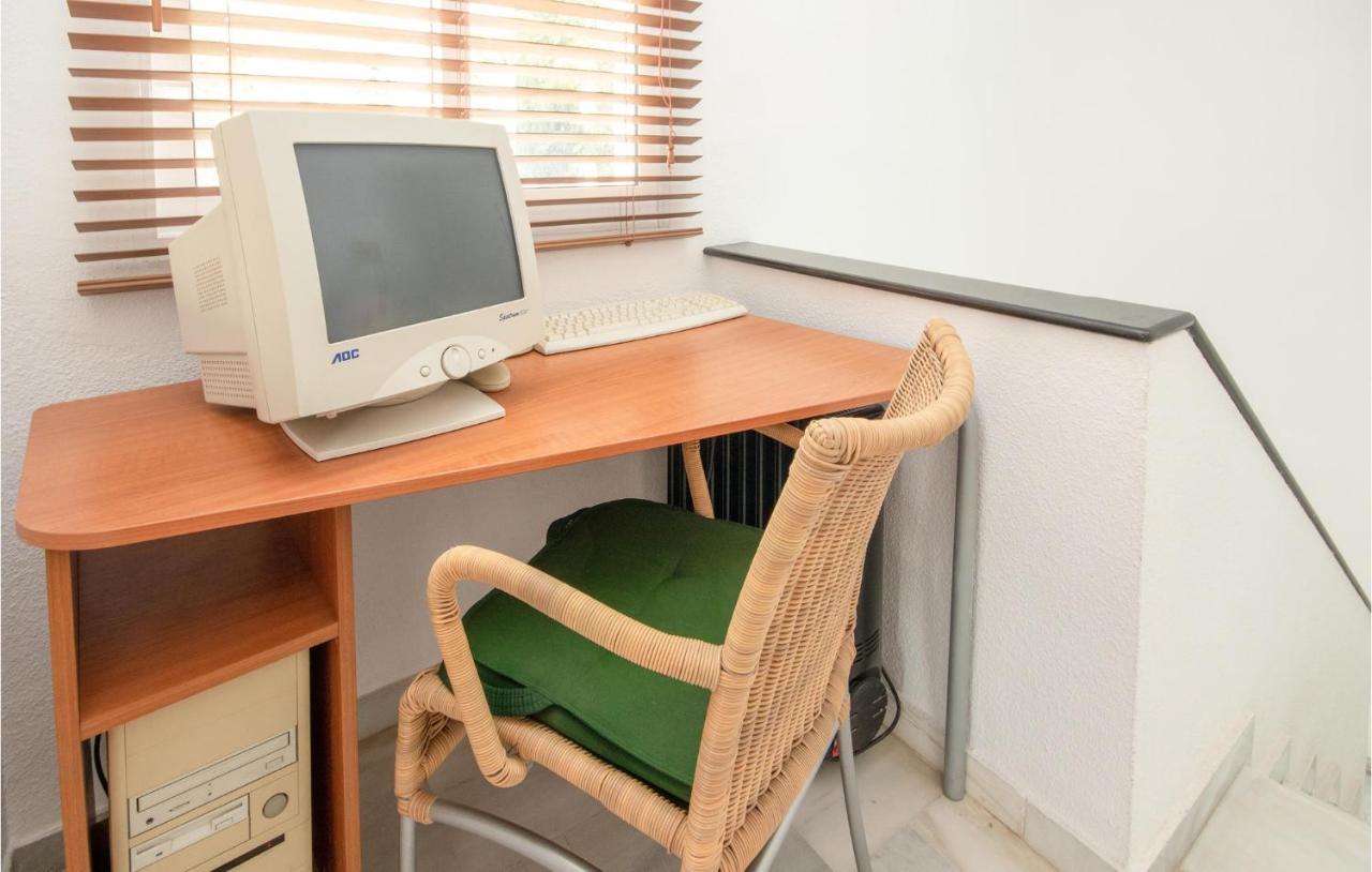 Nice Apartment In Mijas Costa With Kitchen Fuengirola Zewnętrze zdjęcie