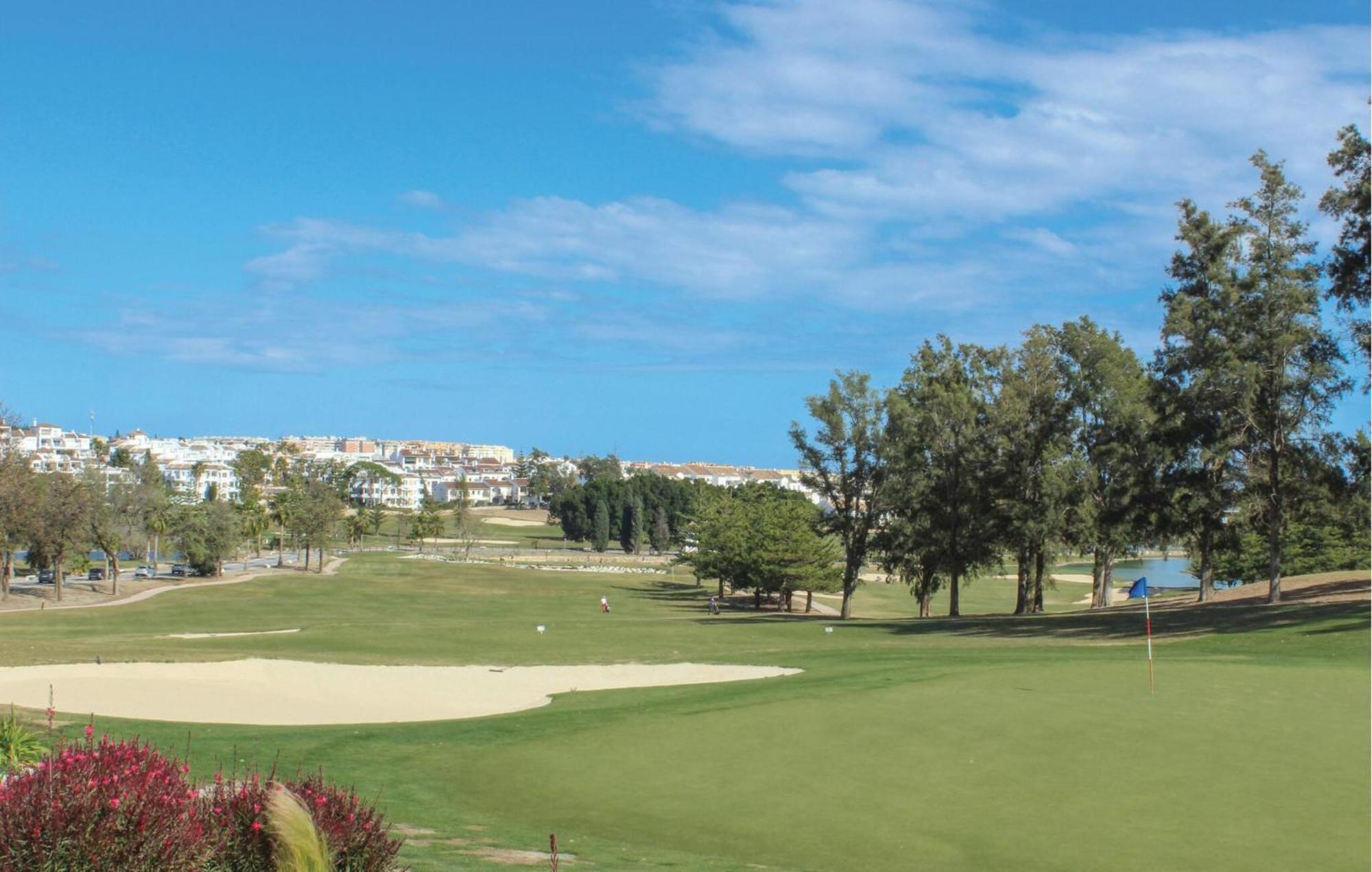 Nice Apartment In Mijas Costa With Kitchen Fuengirola Zewnętrze zdjęcie