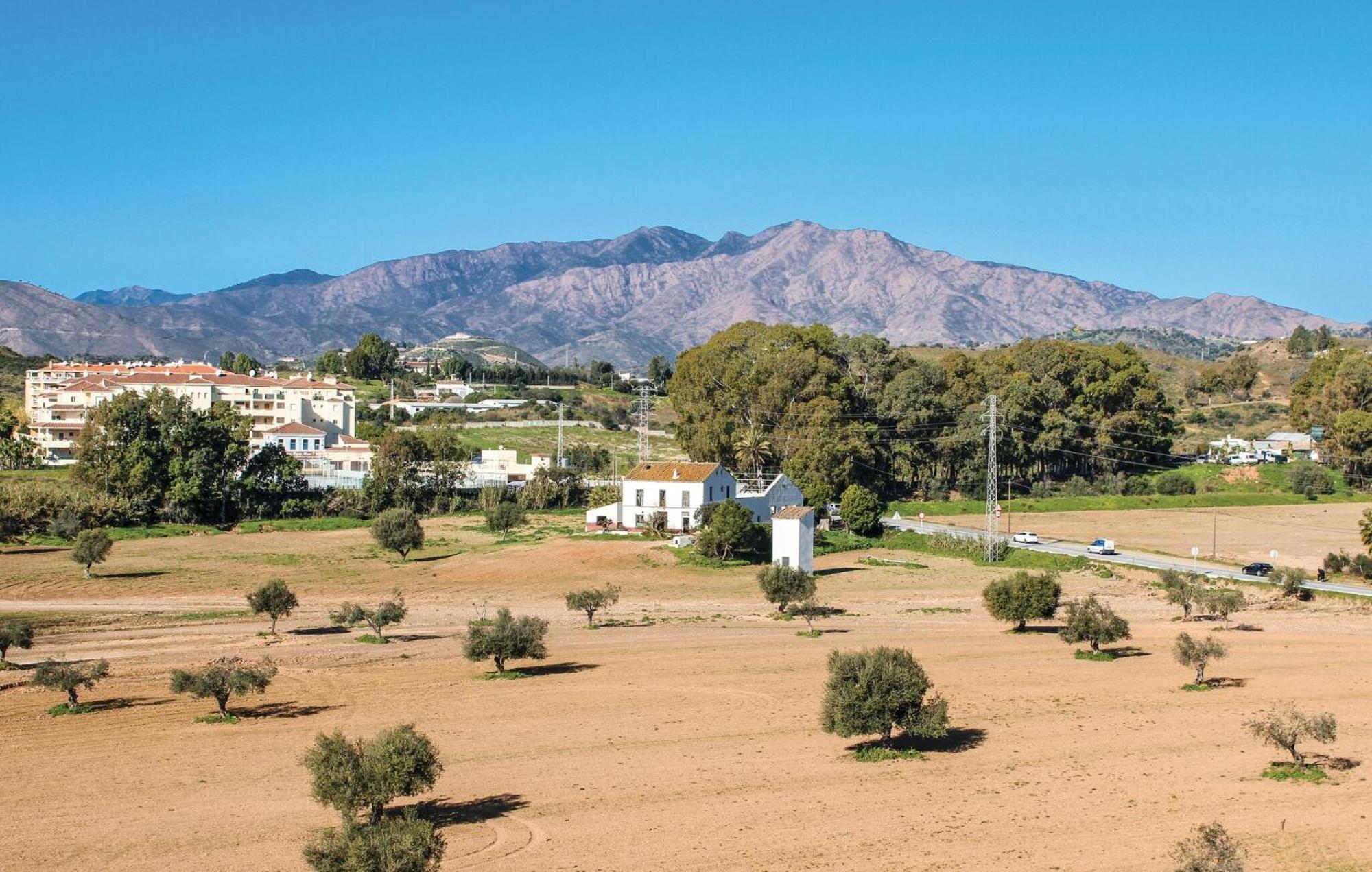 Nice Apartment In Mijas Costa With Kitchen Fuengirola Zewnętrze zdjęcie